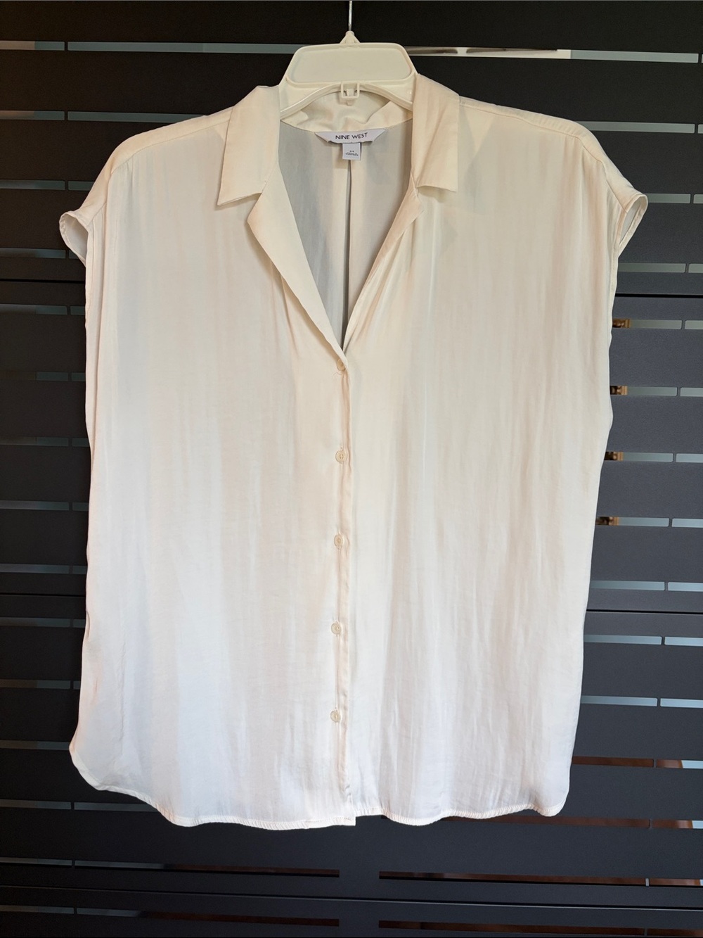 Nine West Ivory Button-Front Cap Sleeve Blouse